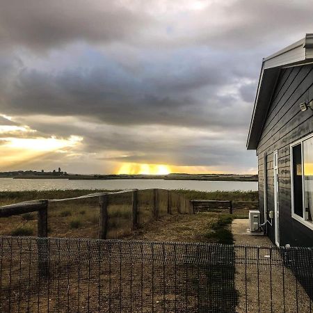 Coorong Island Retreat - Farm Stay At Pet Friendly Property Meningie Buitenkant foto