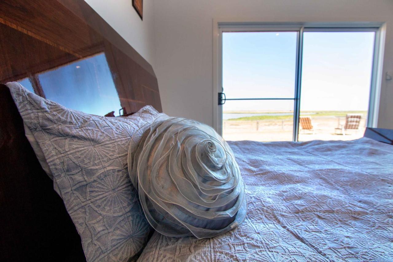 Coorong Island Retreat - Farm Stay At Pet Friendly Property Meningie Buitenkant foto