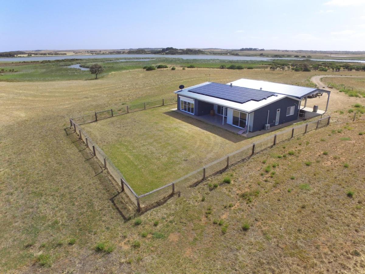 Coorong Island Retreat - Farm Stay At Pet Friendly Property Meningie Buitenkant foto