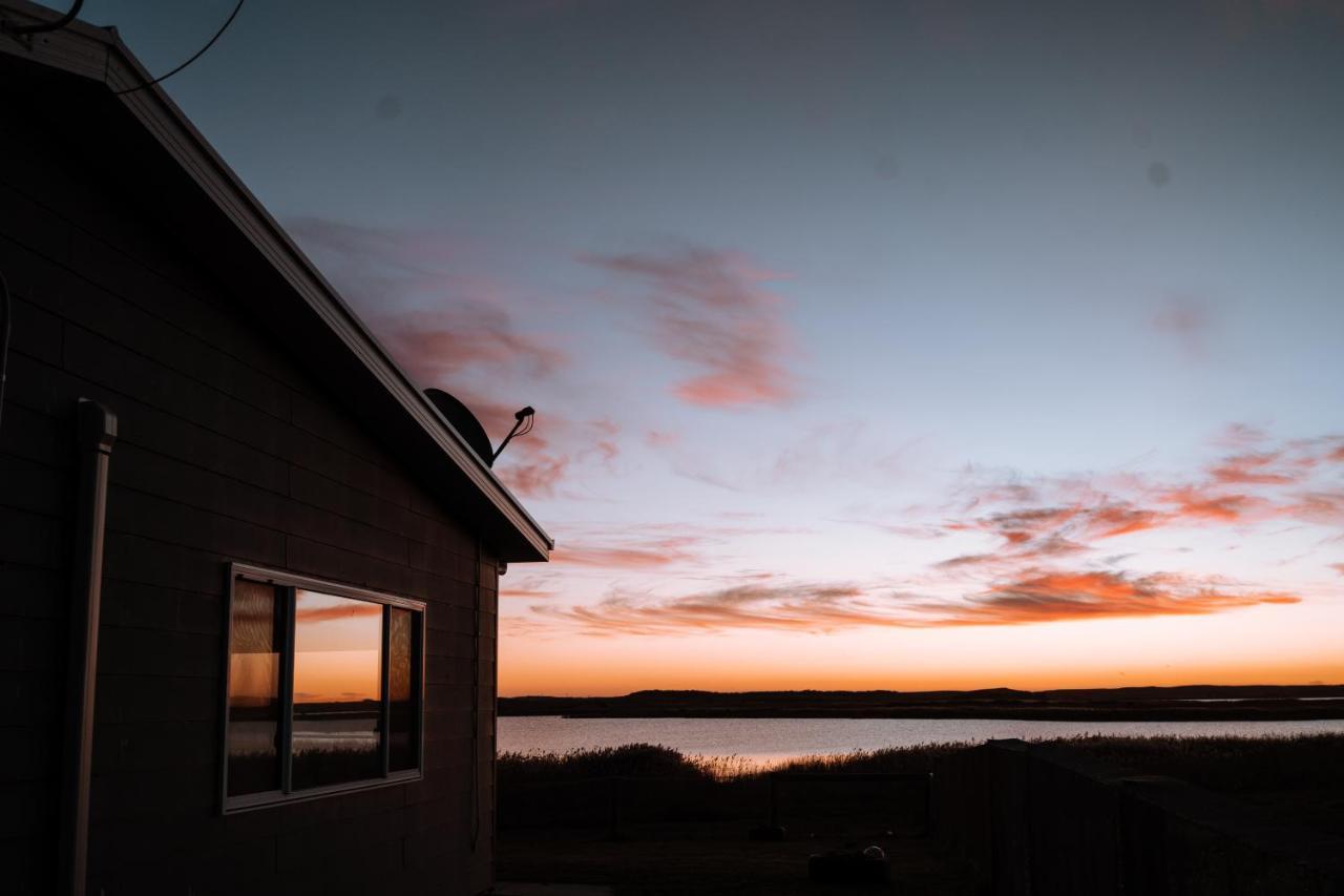 Coorong Island Retreat - Farm Stay At Pet Friendly Property Meningie Buitenkant foto