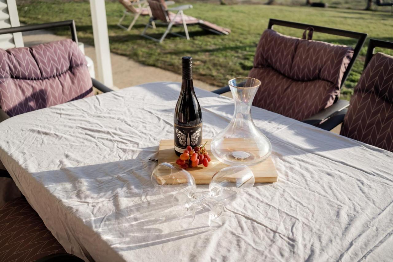 Coorong Island Retreat - Farm Stay At Pet Friendly Property Meningie Buitenkant foto